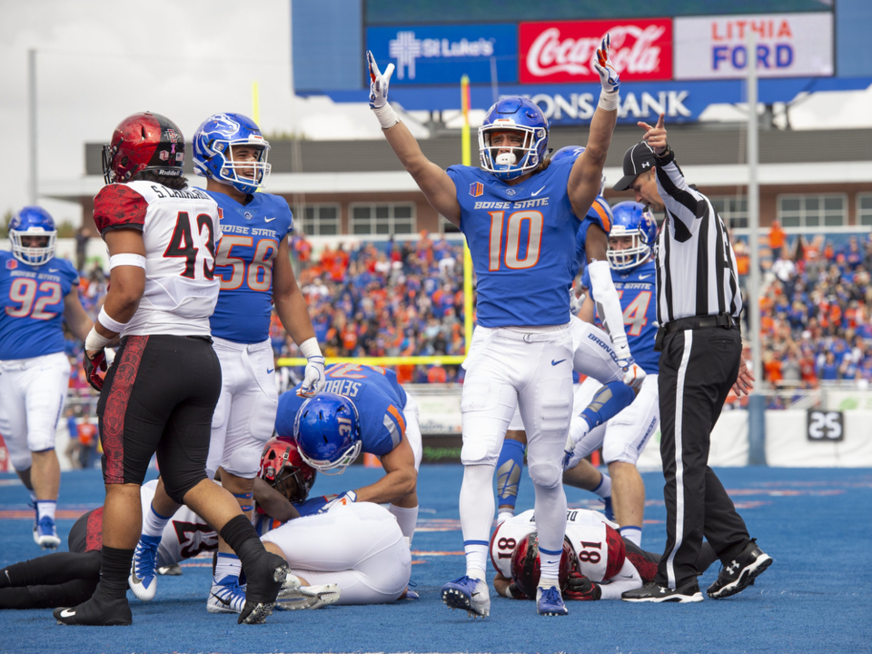 Ezra Cleveland goes to Vikings in round two, but Boise State's Weaver still  waiting, Boise State Football Coverage