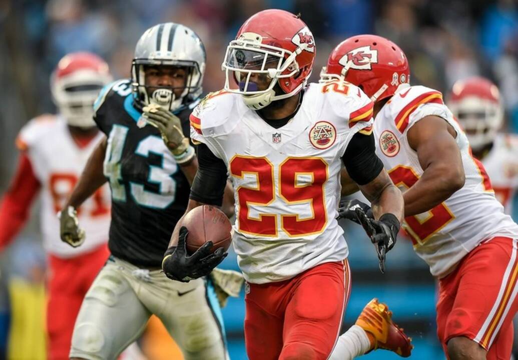 Kansas City Chiefs safety Eric Berry (29) defends during an NFL