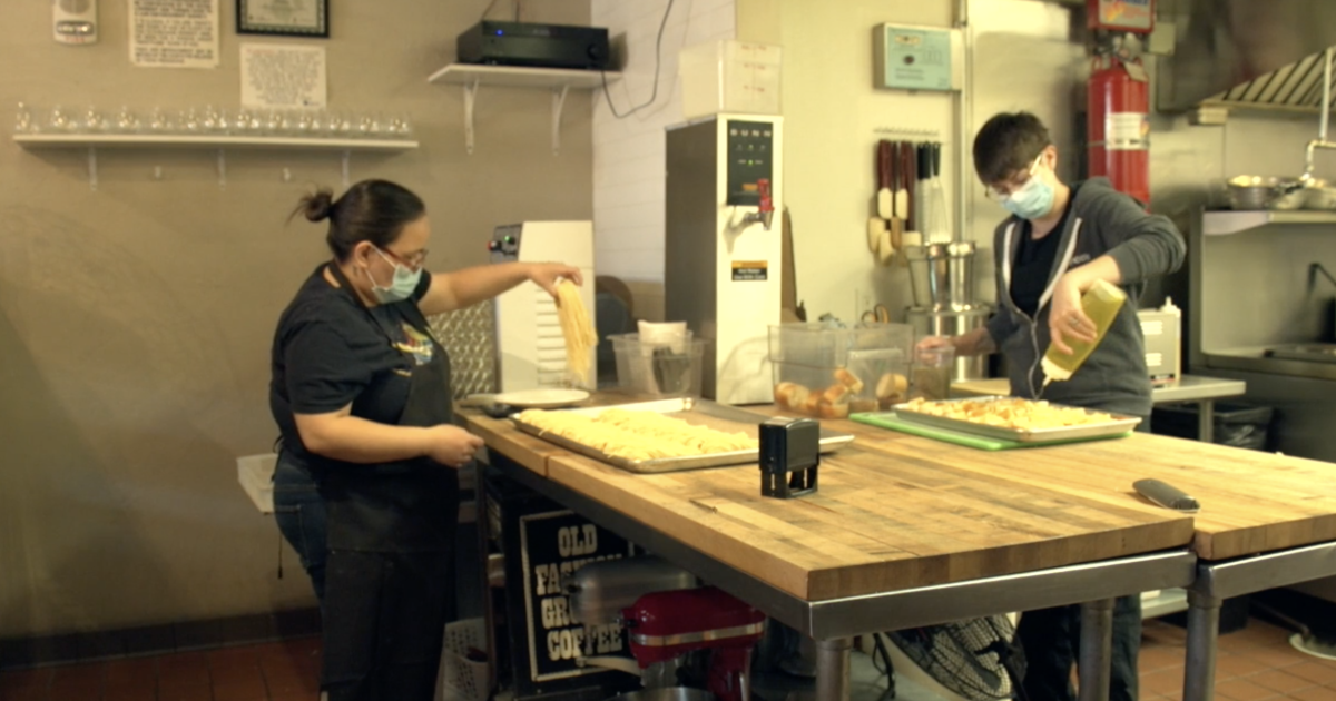 Restaurants give tips on how to help them out this holiday season