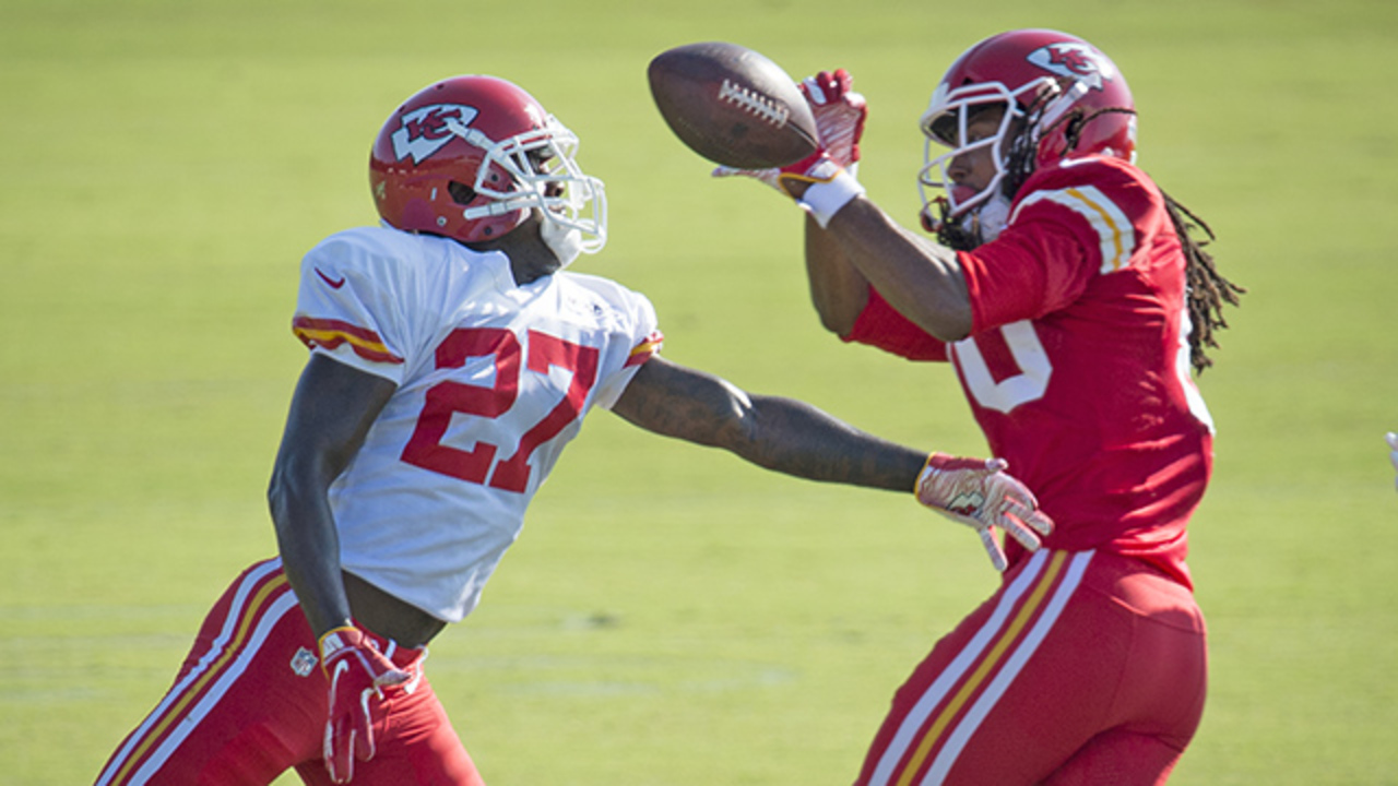 Chiefs' Tyreek Hill suffers bruised quad at practice