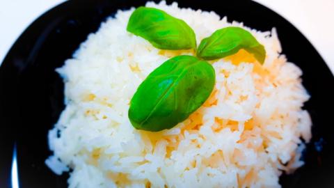 Plain steamed rice recipe.