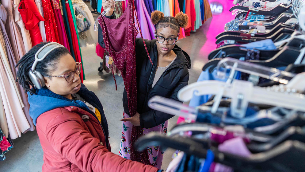 Lee's Summit church is giving away hundreds of prom dresses | Kansas City  Star