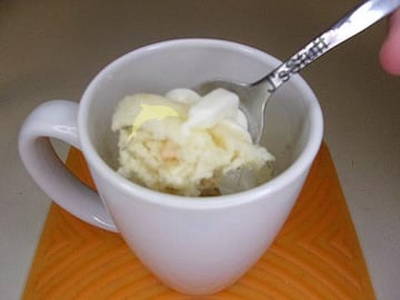 Trying a strawberry short cake mug cake mix Not Sponsored...