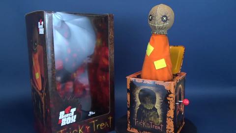 Mezco Toyz Trick R Treat Burst A Box Sam Review