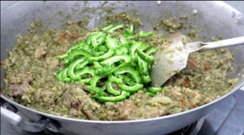 MUNG BEANS with PORK CRACKLINGS | Madiskarteng Kusinera