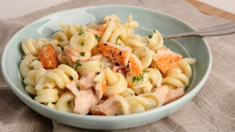 How To Prepare Creamy Salmon Pasta.