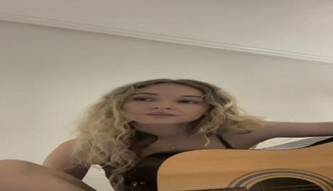 use somebody - kings of leon (cover by georgia alexandra)...