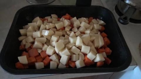 I cooked a roast & vanilla cake to share with Husky's