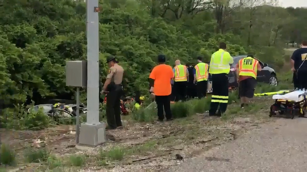 Car crashes into water off Interstate 64 in Caseyville, IL Belleville