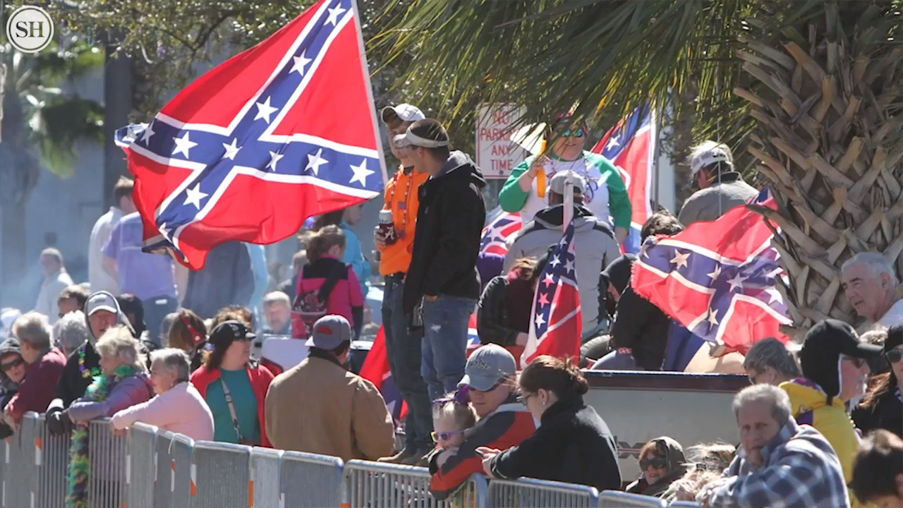 Bay St. Louis City Hall Takes Down the Mississippi State Flag