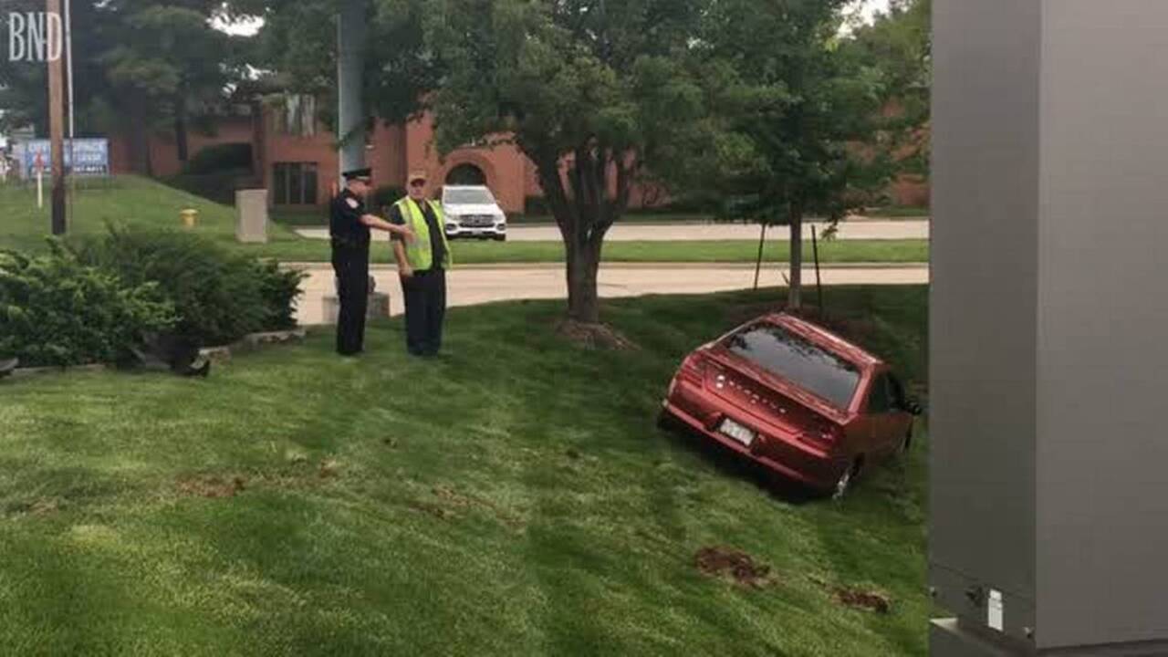 Swansea IL car crash accident Illinois 159 police on scene Belleville