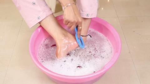 Tan Removal Feet Whitening at home