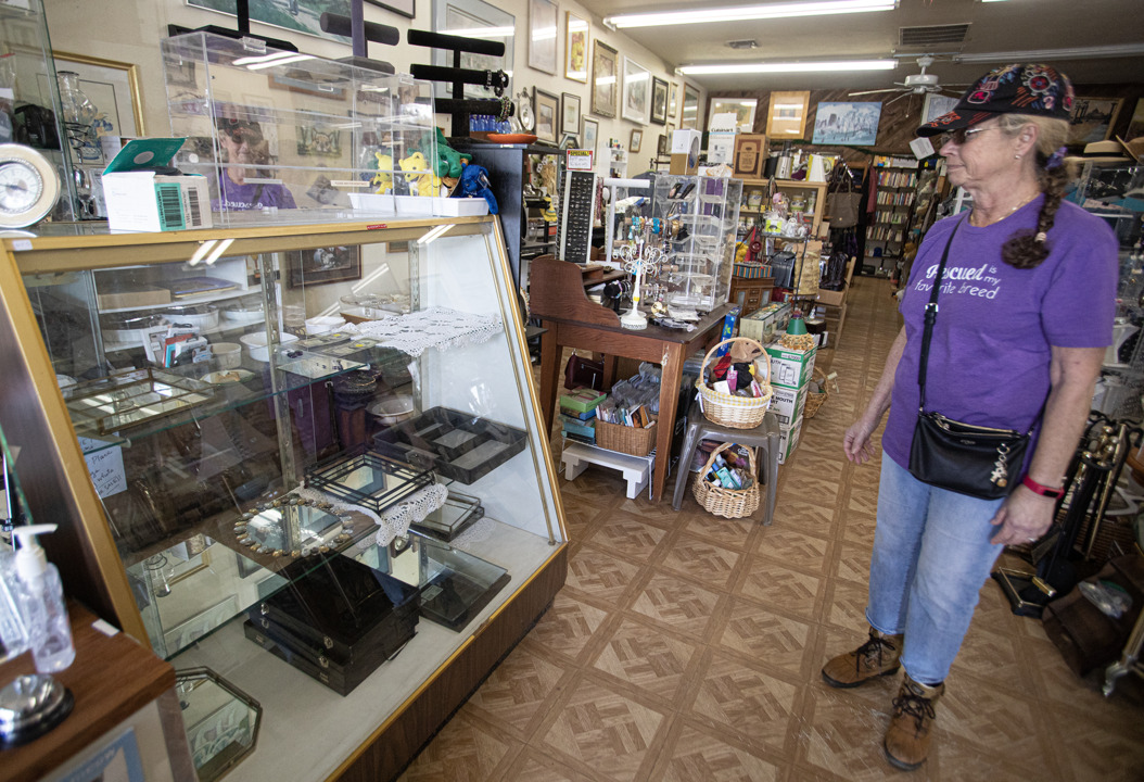 Atascadero thrift shop that helps rescue dogs buglarized | San Luis