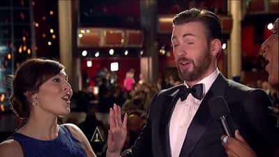 Fans mock Ana de Armas, Ryan Gosling, Chris Evans' 'Gray Man' outfits