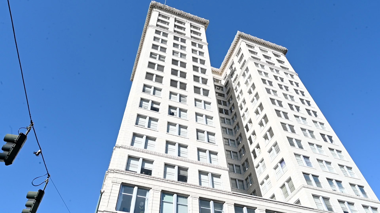 Former DaVita office tower in converting to apartments