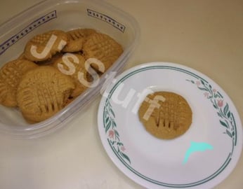 Making low carb three ingredient peanut butter cookies