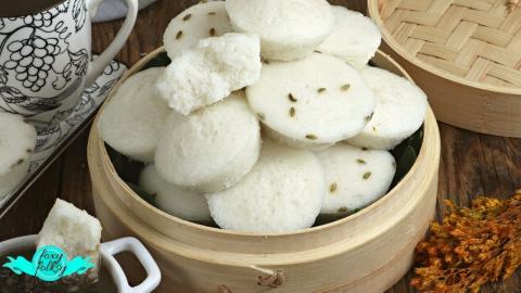 PUTO (FILIPINO RICE CAKE)