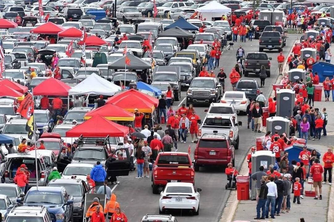 Chiefs new tailgating policy: Fans without tickets have to leave