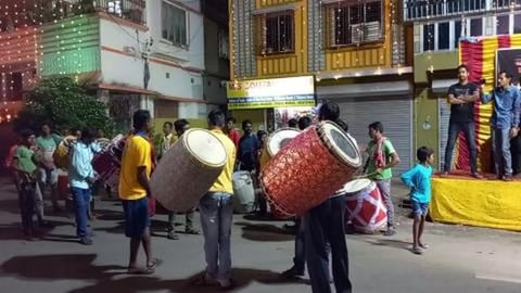 Dhakis Playing Dhaak Post Kali Puja | Kolkata