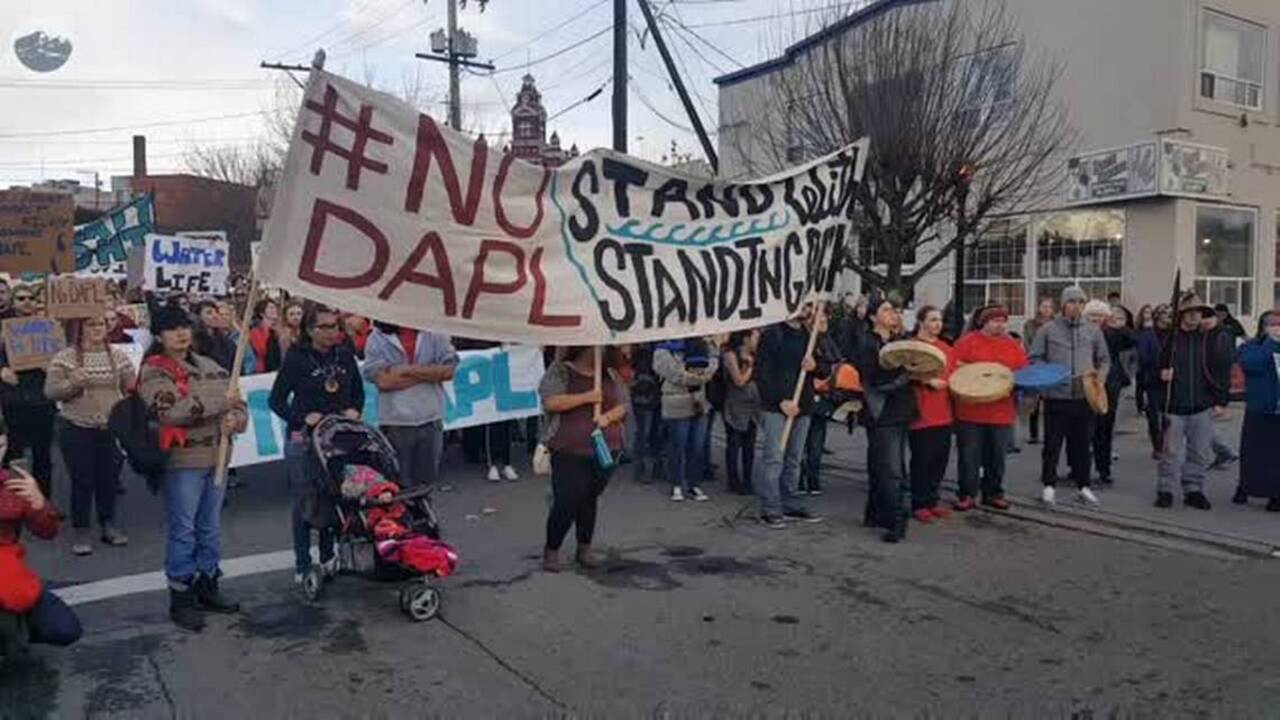 Standing Rock protesters block railroad tracks in Bellingham ...