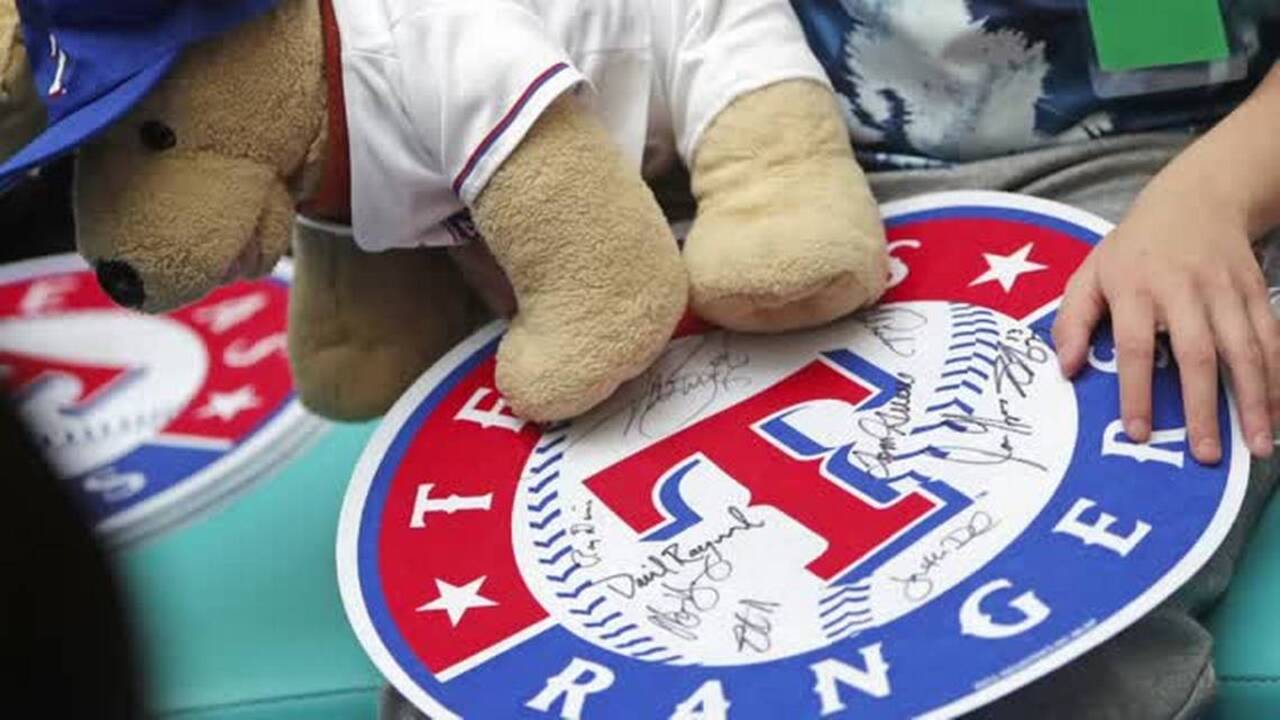 Cook Children's - Elvis Andrus and Joey Gallo spreading holiday cheer