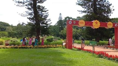 Lalbagh Flower Show - Badminton | Botanical Garden - Beng...