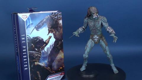 NECA Toys The Predator Armored Assasin Predator Figure Re...