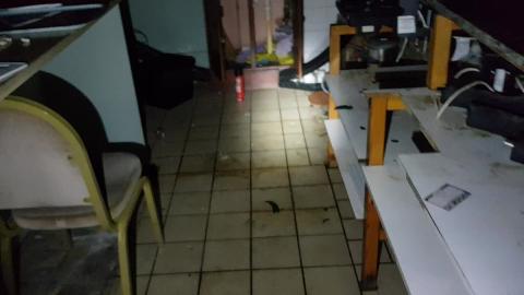 EXPLORING ABANDONED PUB WITH EVERYTHING LEFT BEHIND...