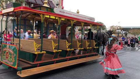 Main Street Trolly Show - Magic Kingdom