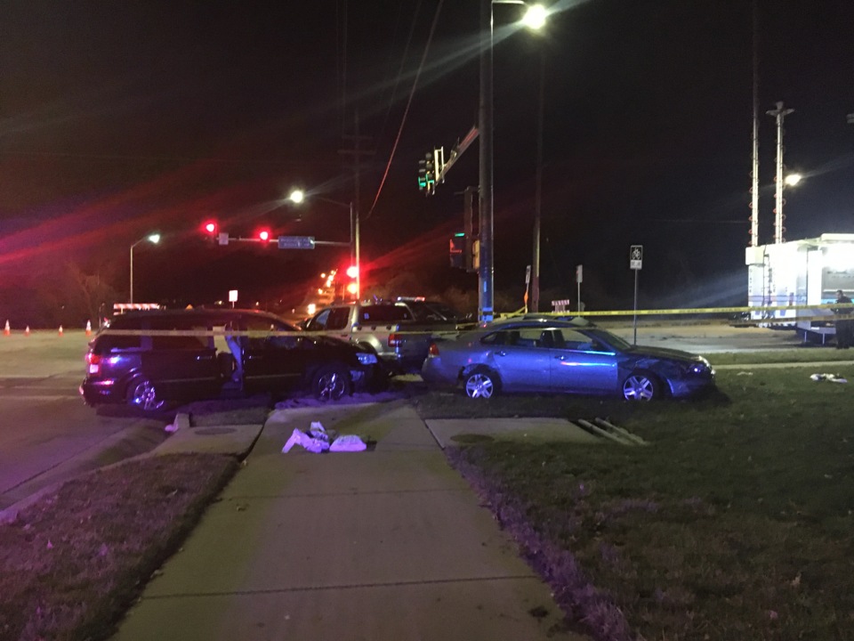 Lenexa, KS officer hit by car; driver in custody after crash | Kansas ...