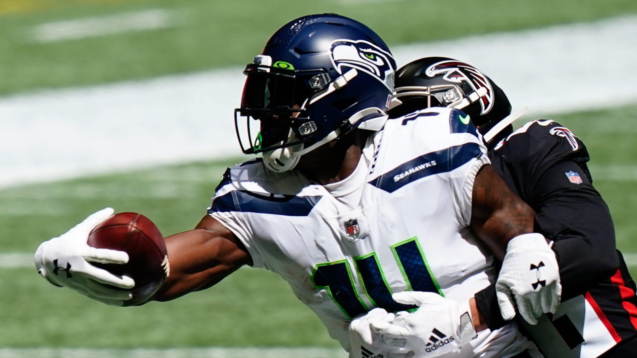 Russell Wilson throws 4 TD passes, Seahawks beat Falcons 38-25