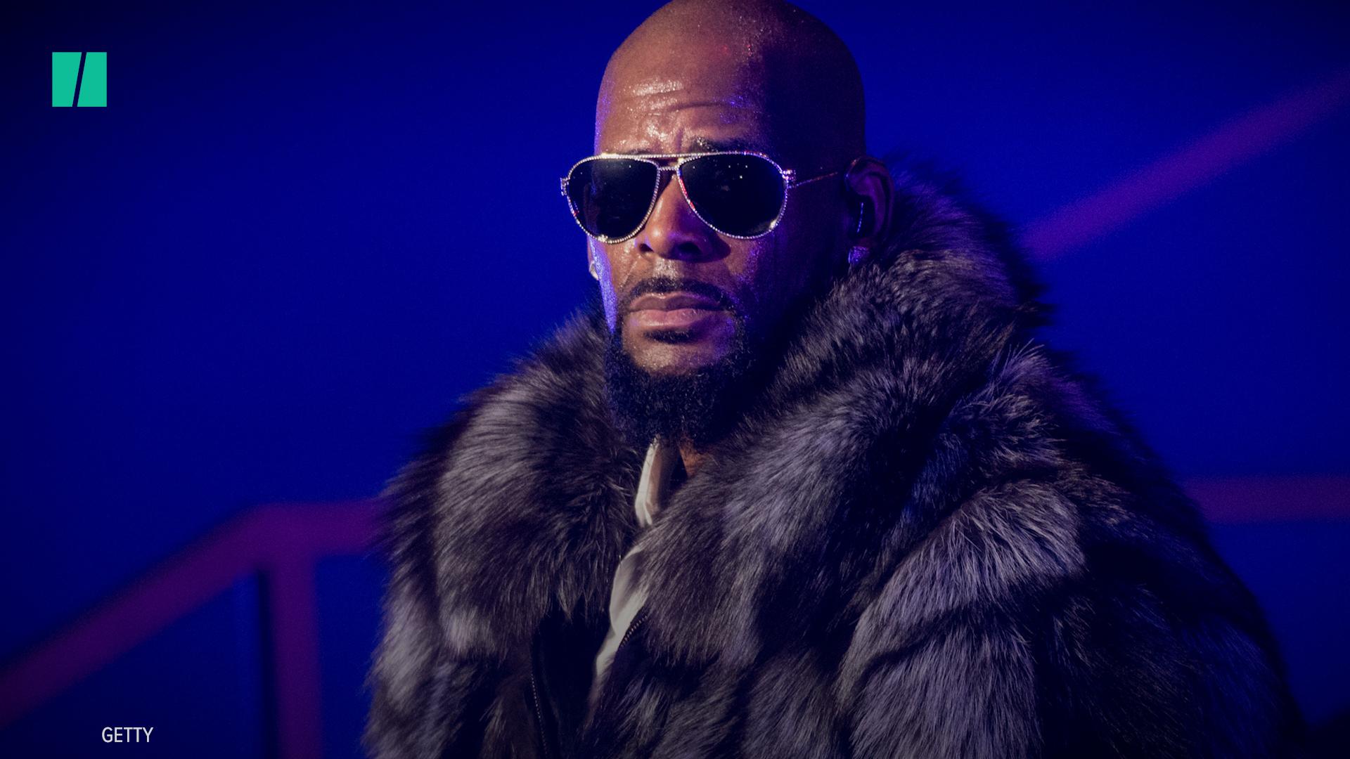R. Kelly Walks Free After Someone Paid The $161,000 He Owed In Child ...