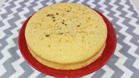 Fluffy Cornstarch Cake with Chocolate Chips