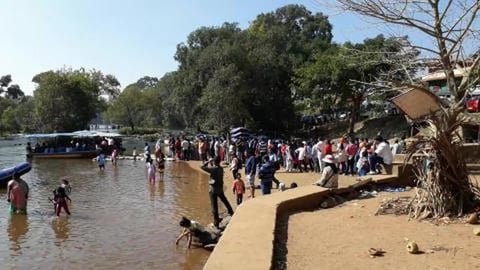 Long Queue of Visitors Waiting To Cross Kaveri River | Du...