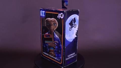 NECA Toys E.T. the Extra-Terrestrial Telepathic E.T. Figu...
