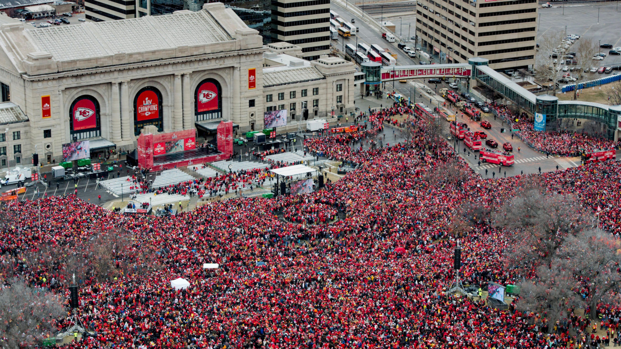 COVID-19 prompts debate over Super Bowl parade for Chiefs
