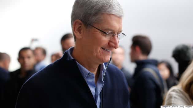 Tim Cook Pay Apple CEO Tim Cook's Pay To Drop By 40% In 2023 | HuffPost Impact