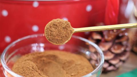 Homemade Gingerbread Spice Mix  |  It's Only Food with Ch...
