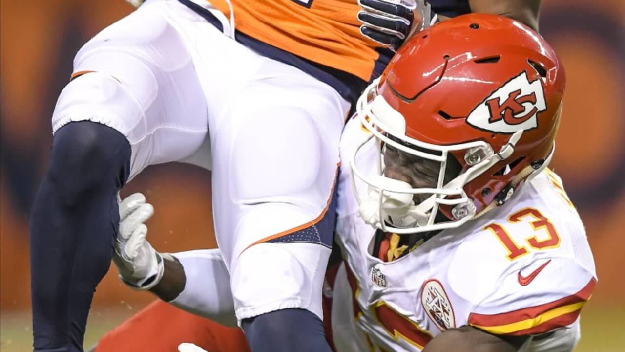 Tyreek Hill, De'Anthony Thomas share TD high-five