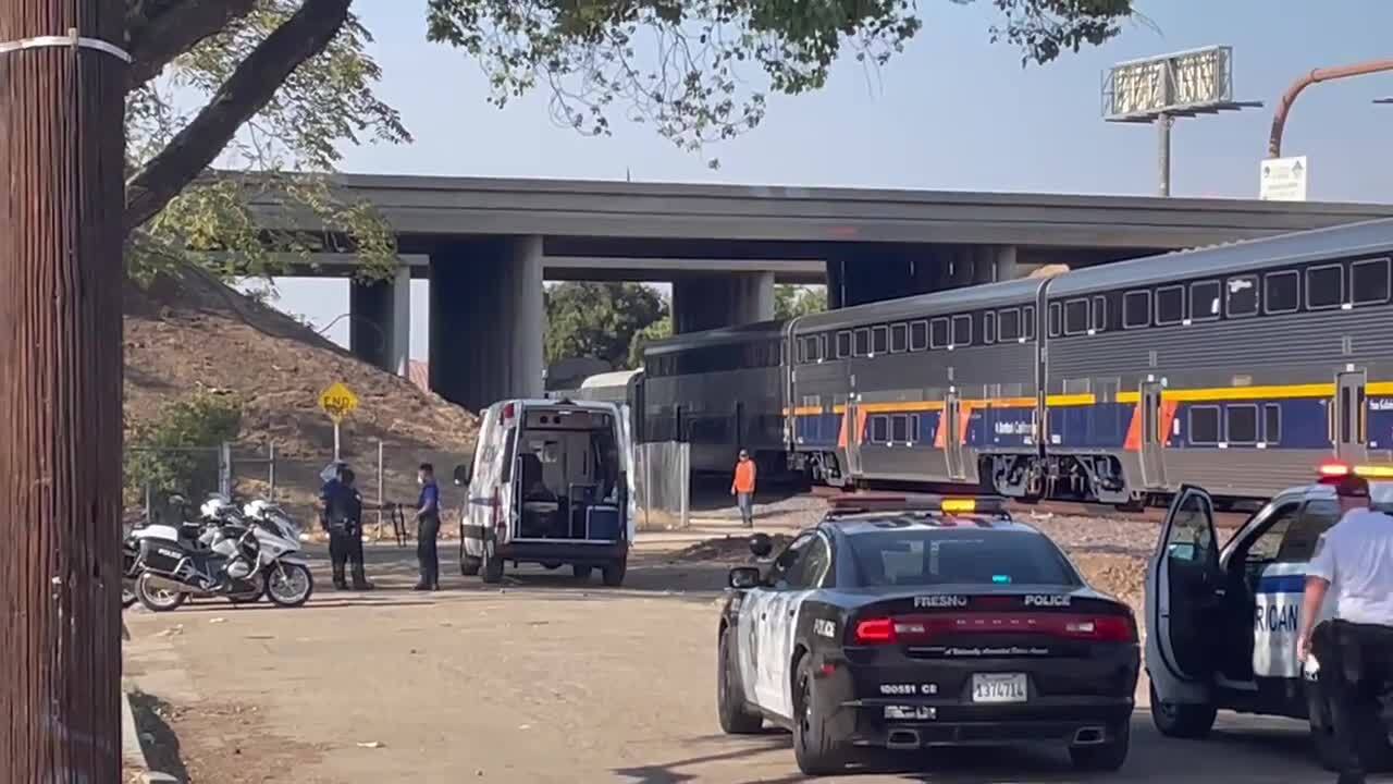 Southbound Fresno Ca Amtrak Train Strikes Kills Pedestrian Fresno Bee