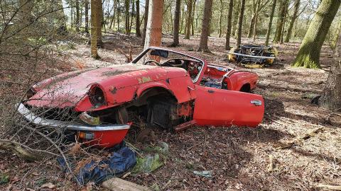Classic cars graveyard (Including Triumph Spitfire) AMAZI...