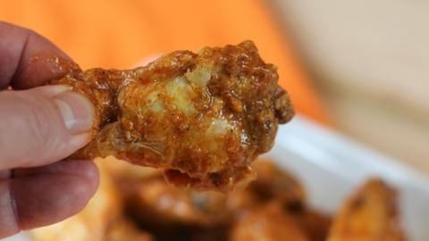 Buffalo Wild Wings Spicy Garlic Sauce | It's Only Food wi...