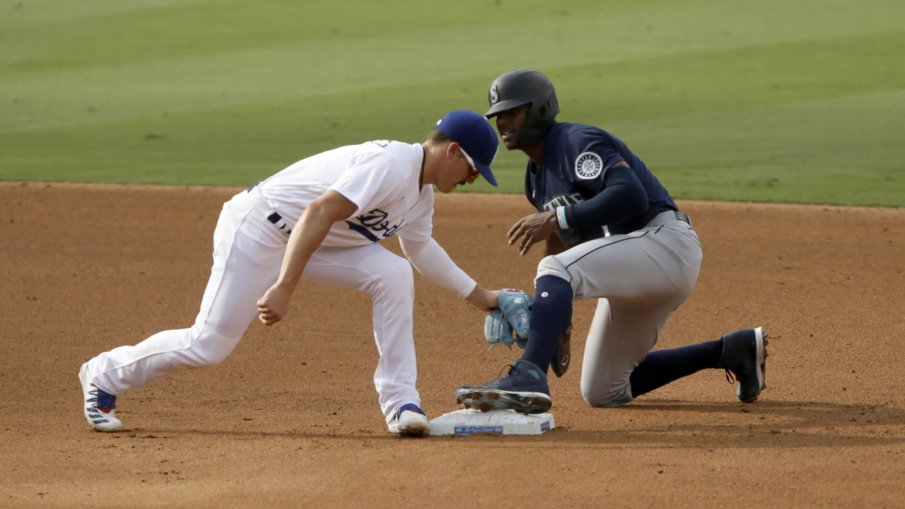 Mariners option former ROY Kyle Lewis