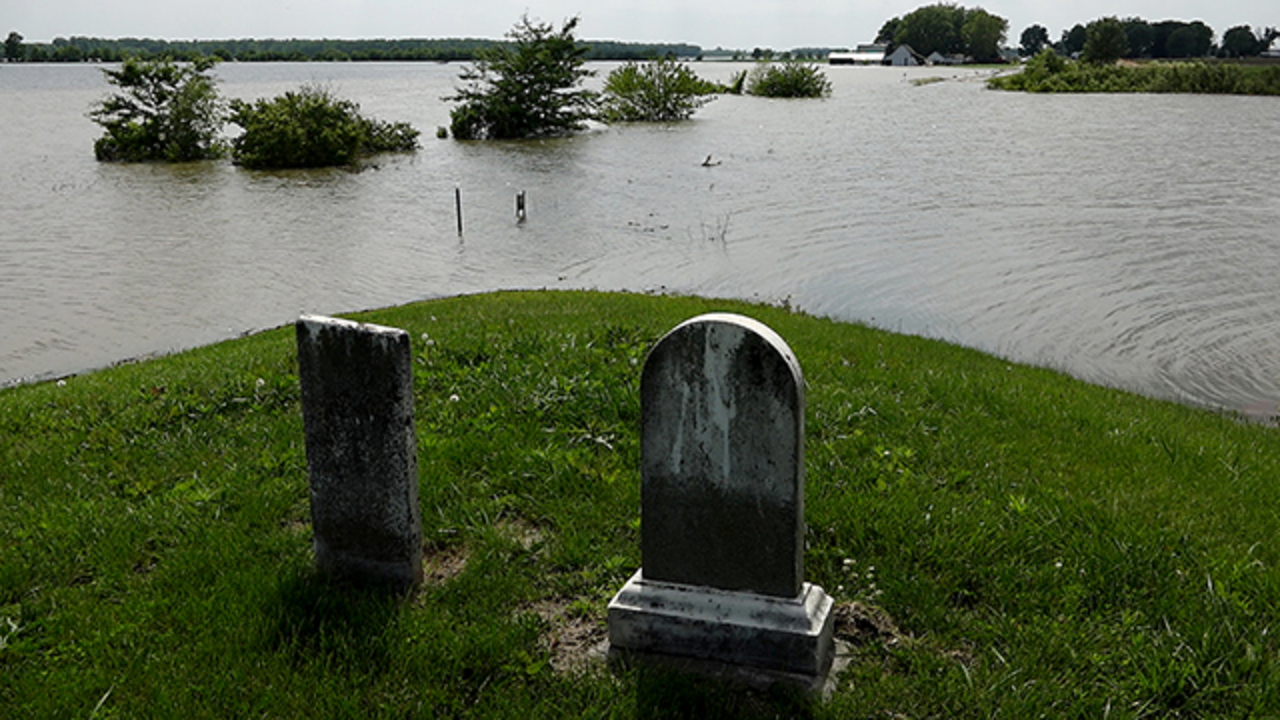 Hardin Cemetery at risk of flooding by Missouri River. In 1993, more
