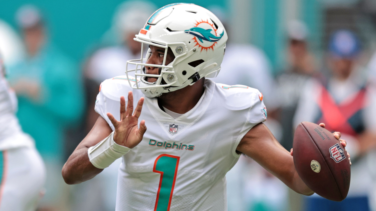 Jevon Holland calls out fan's disrespect of former Dolphins teammate