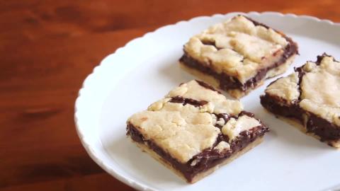 4 ingredient Nutella Bars | SweetTreats