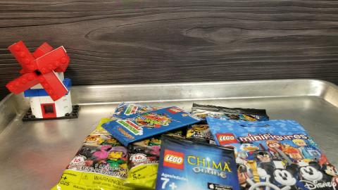 They Sold Me an Opened Blind Bag? Blind Bag Friday 105? (...