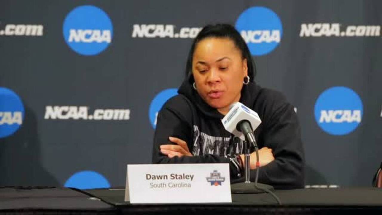 South Carolina's Dawn Staley is AP women's coach of the year – Macomb Daily