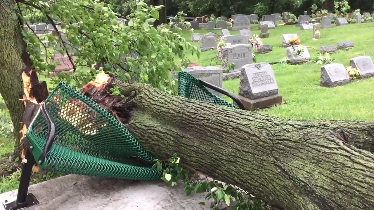 Power outages near Collinsville, IL, due to severe storms Belleville