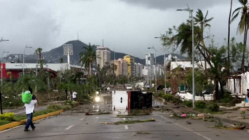 Hurricane Otis batters Acapulco before weakening